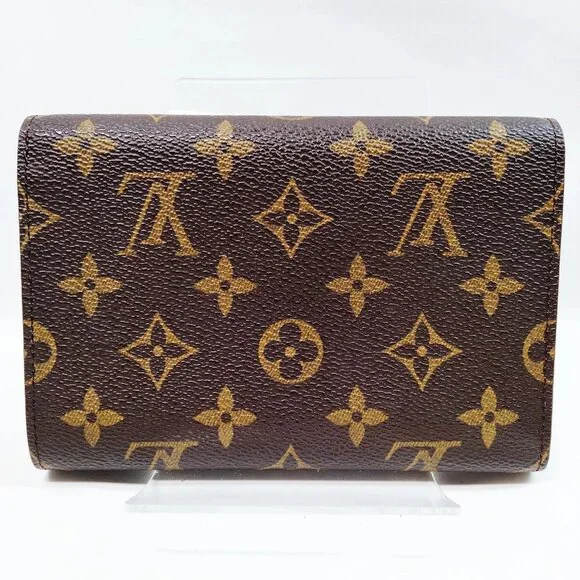 Authentic Louis Vuitton Brown Monogram Wallet mn398-030526